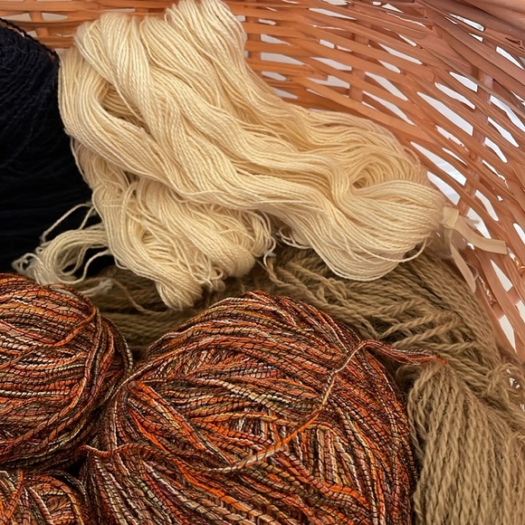 Lot 13 Miscellaneous Items - Picture 3 of 5